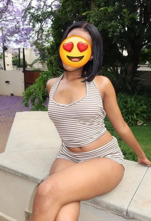 Juicy Emma cumshow luscious booty – South African escort in Hyderabad — 7 / 8