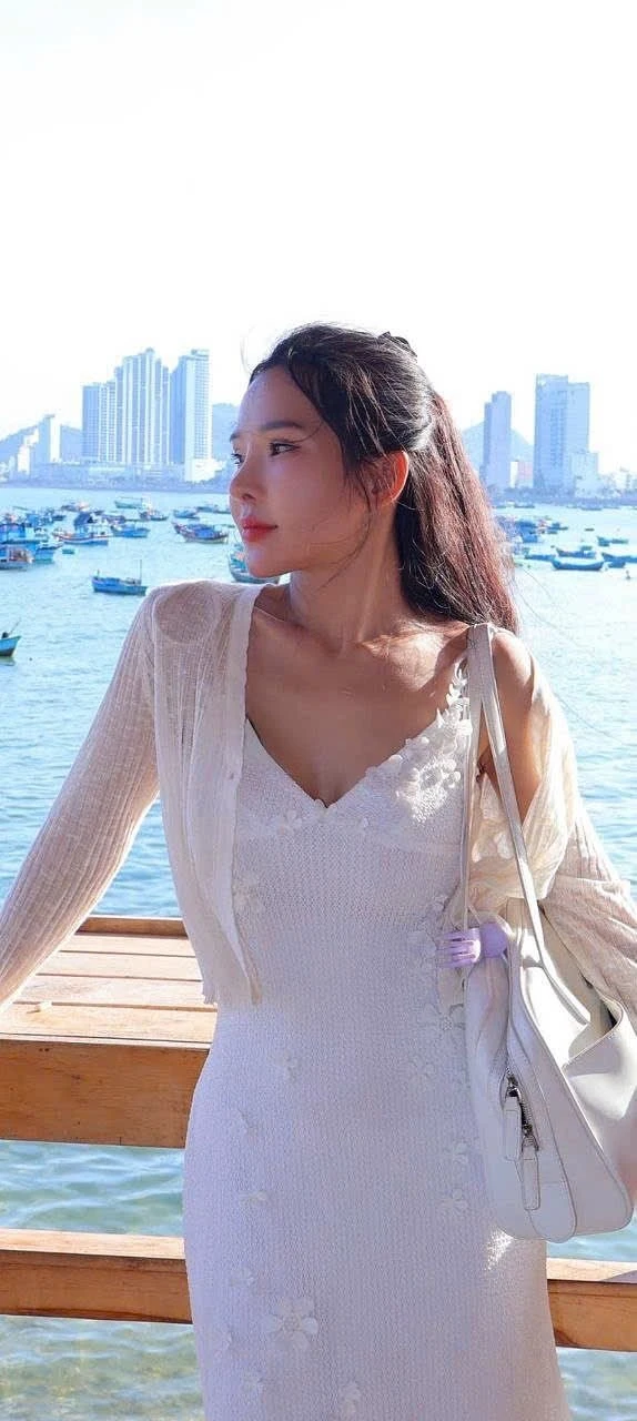 Gina – Vietnamese escort in Ho Chi Minh City — 4 / 8