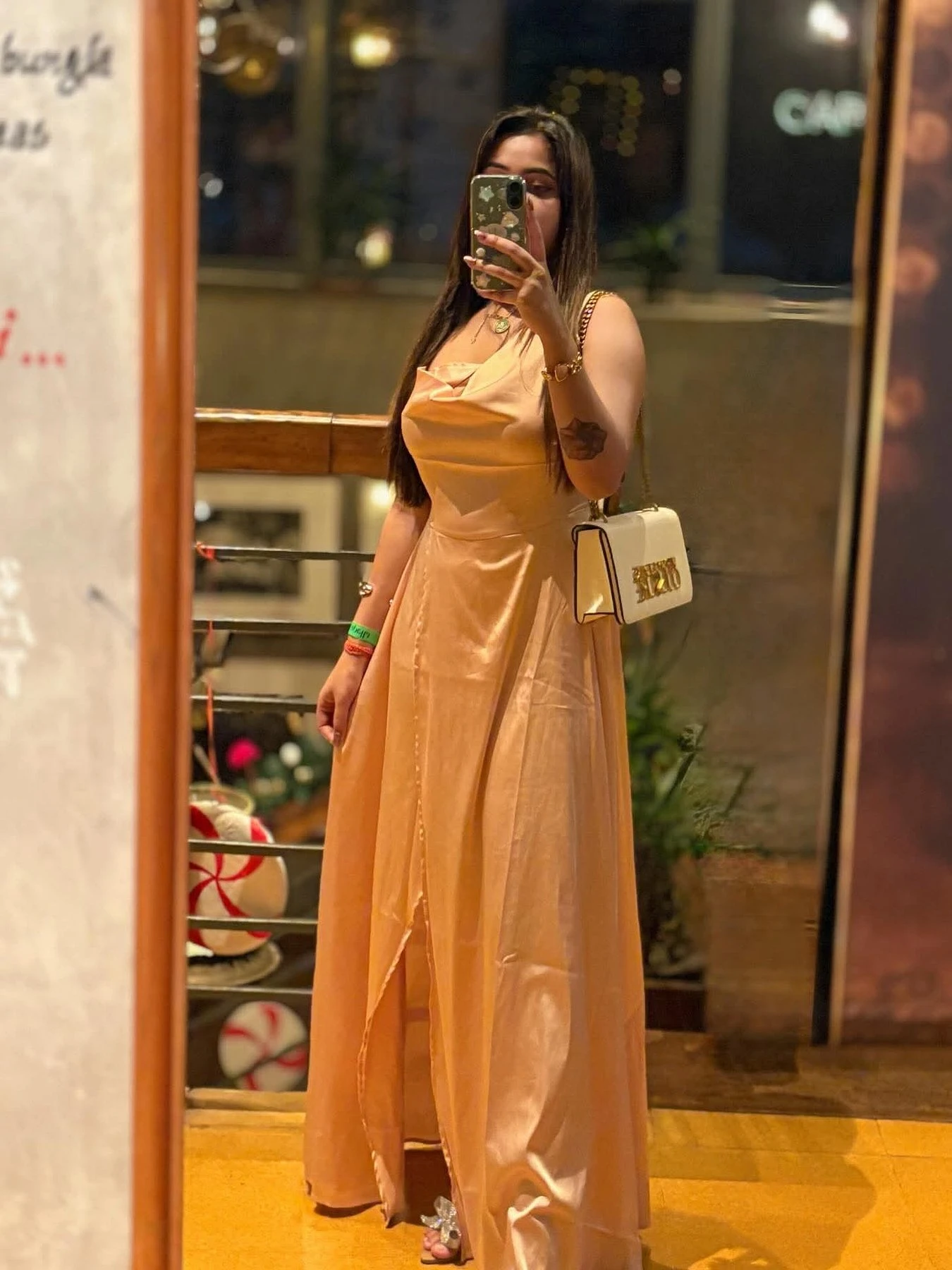 (Cam service available only 500) – Indian escort in Kolkata — 5 / 7
