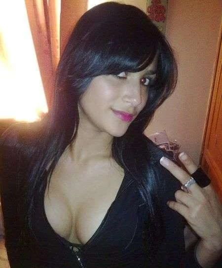 Night Girl Nisha – Indian escort in Mumbai — 1 / 2