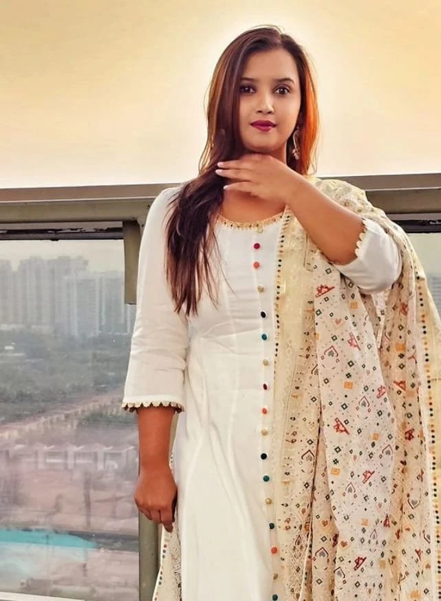 Natasha Teen – Indian escort in New Delhi — 7 / 16