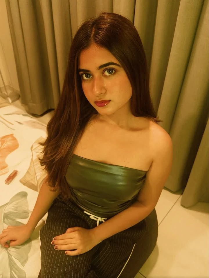 Harshita – Indian escort in Surat, Escort, Surat