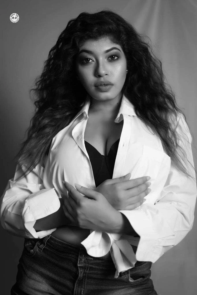 Only Cam and Real Meet – Indian escort in Mumbai — 6 / 7