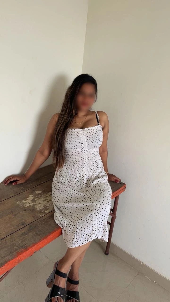 Anaya Real Meet & Cam Show – Indian escort in Mumbai — 8 / 12