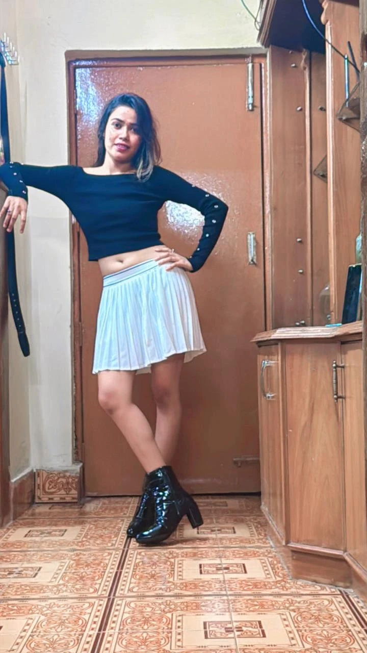 Cash Payment Hotel Home 24 Hr Available – Indian escort in Hyderabad — 1 / 11