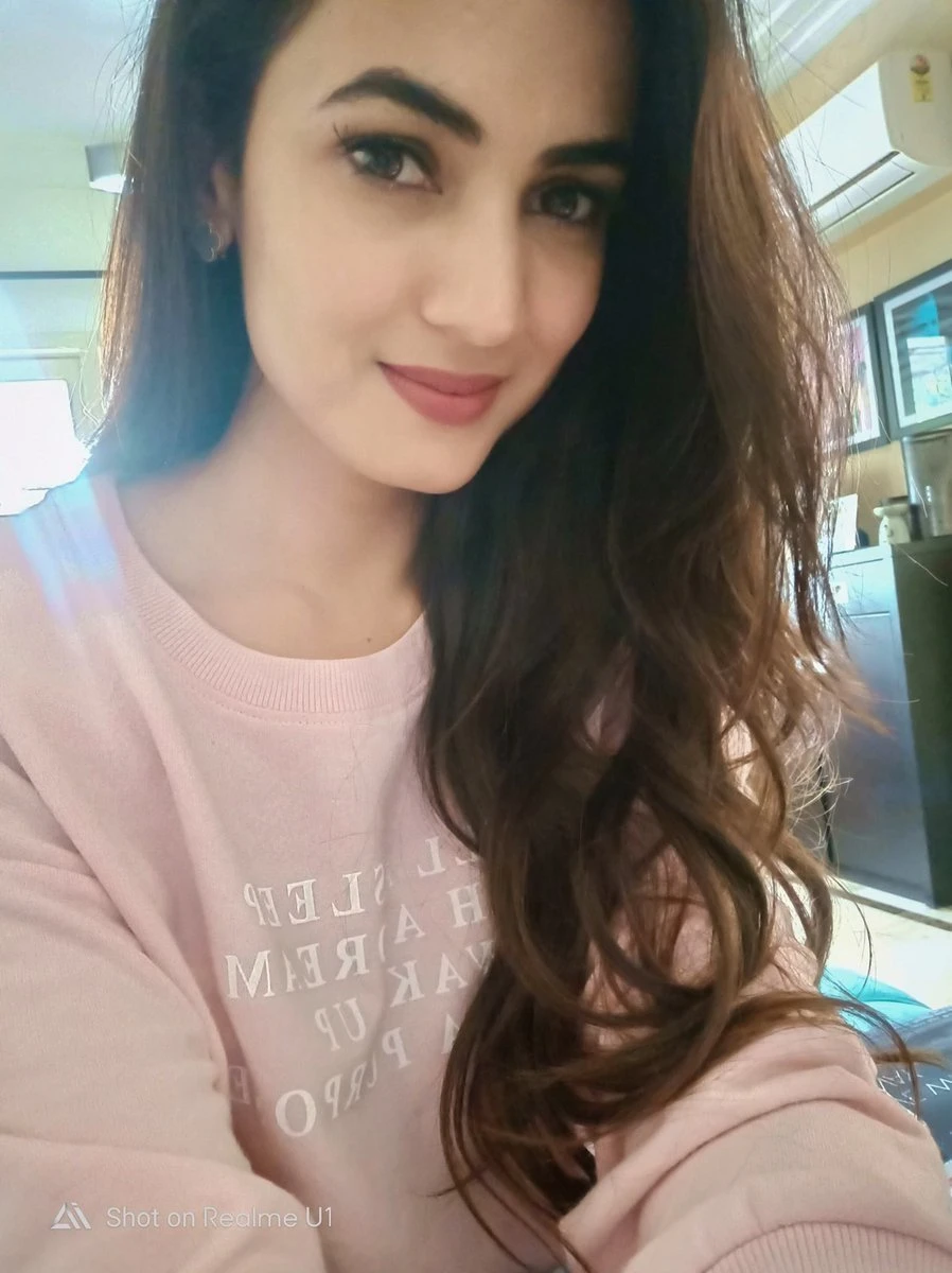 Aarya – Indian escort in Mumbai — 2 / 3