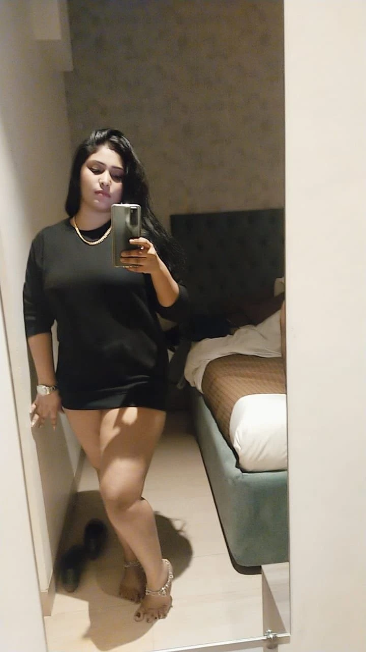 Raghni – escort in Mumbai — 2 / 3