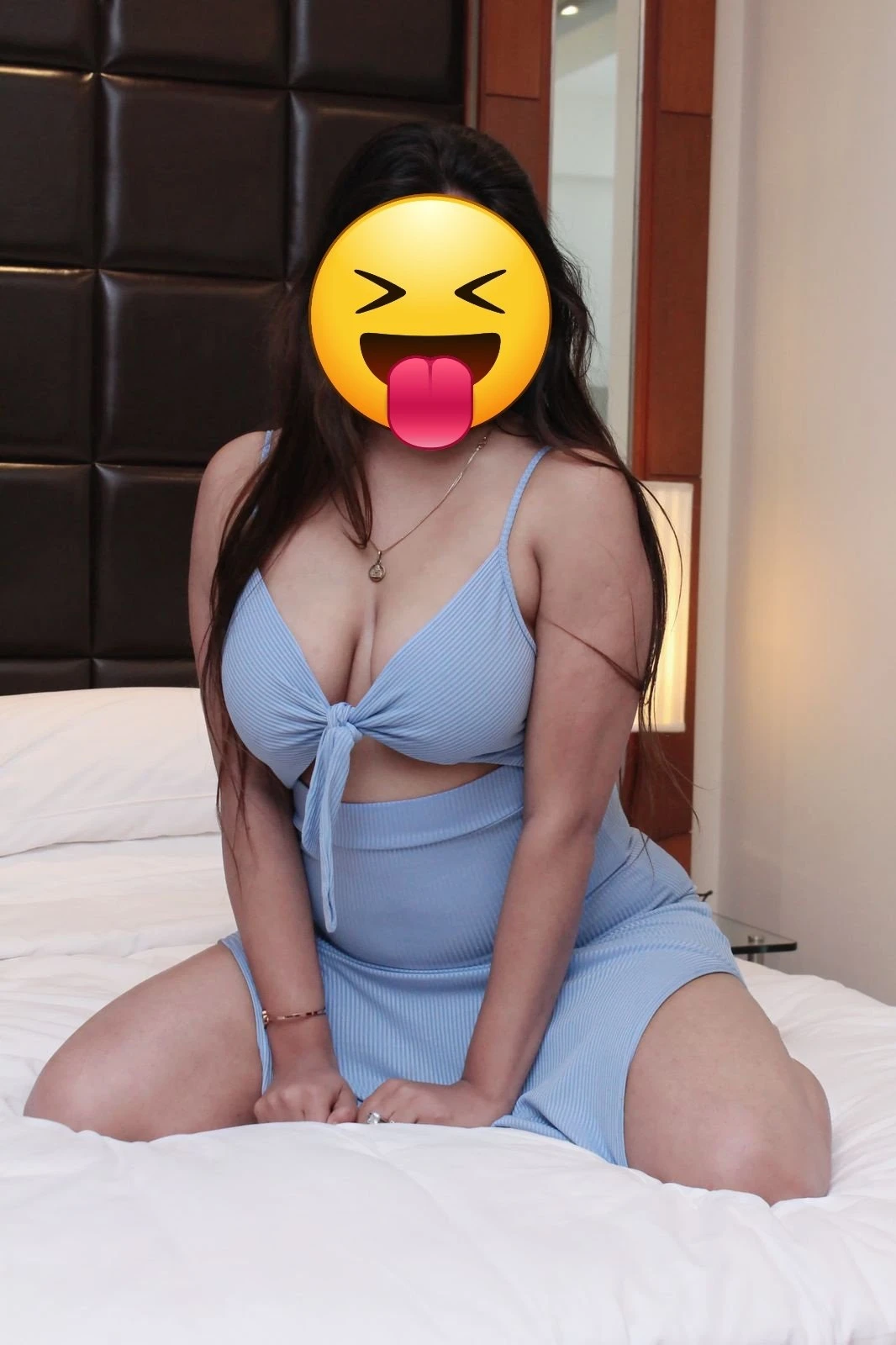 Deepika cam show & real meet – Indian escort in Hyderabad — 3 / 4