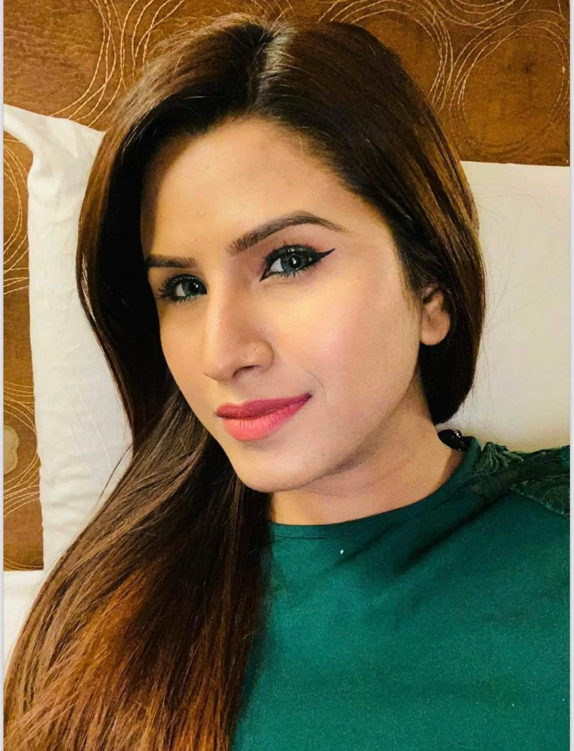 Neha Sharma GFE – Indian escort in Mumbai — 2 / 27