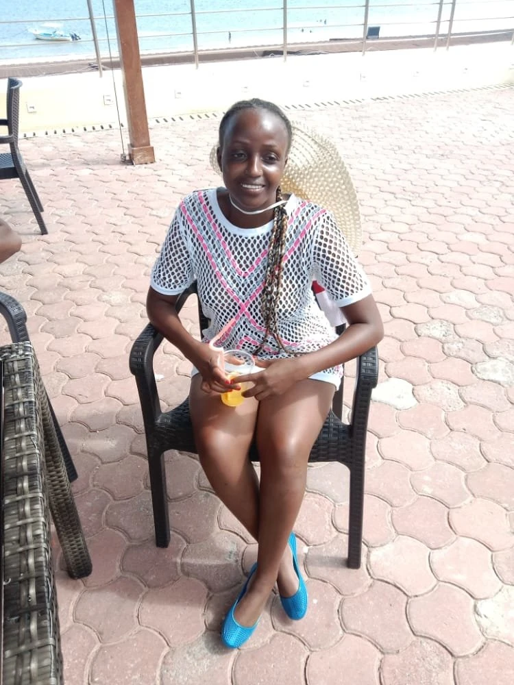 Queen Tifah – Kenyan masseuse in Dar es Salaam — 3 / 4