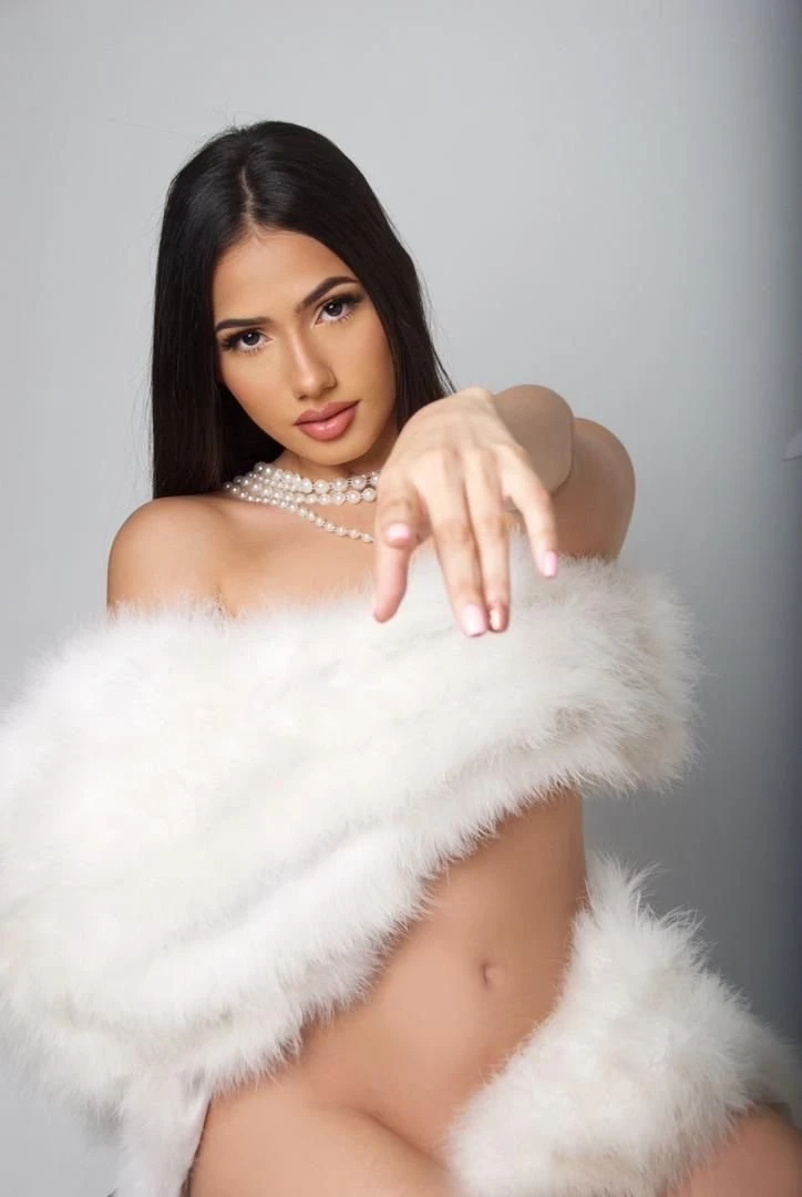 Holly – Brazilian escort in Beirut — 2 / 8