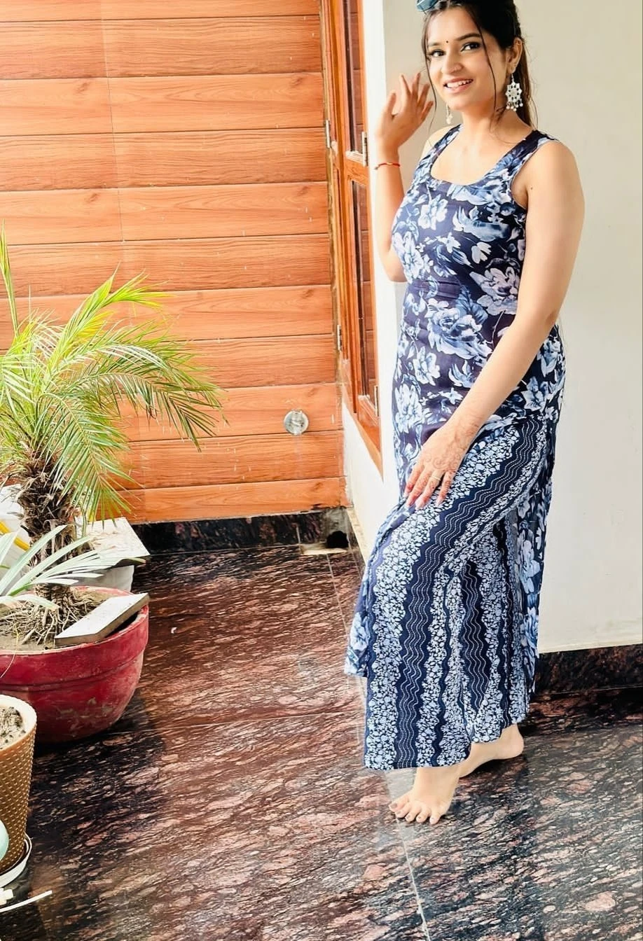 Independent Ragini Cam Show / Reel Meet – Indian escort in New Delhi — 3 / 4