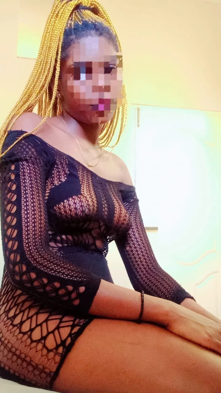 Taylor – South African escort in New Delhi — 4 / 5