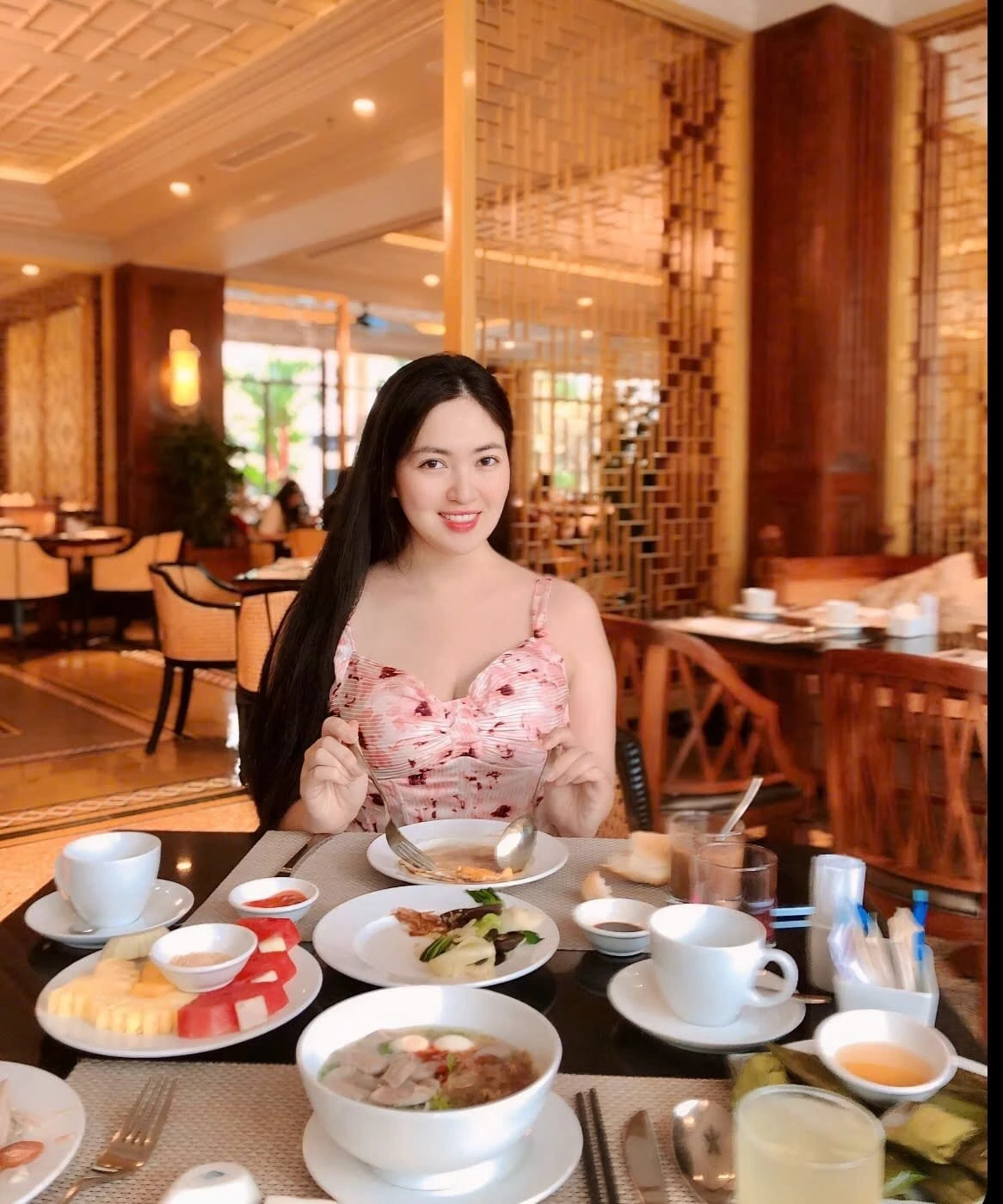 Huynh Ha – Vietnamese escort in Ho Chi Minh City — 3 / 8