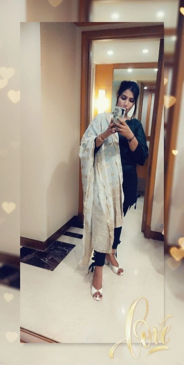 Kavya Independent Girl Incall /Outcall – Indian escort in New Delhi — 2 / 4