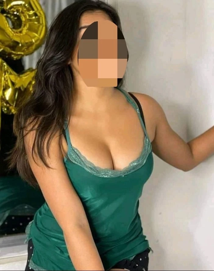 Umaya Femdom Cam Show – Sri Lankan escort in Colombo — 2 / 4