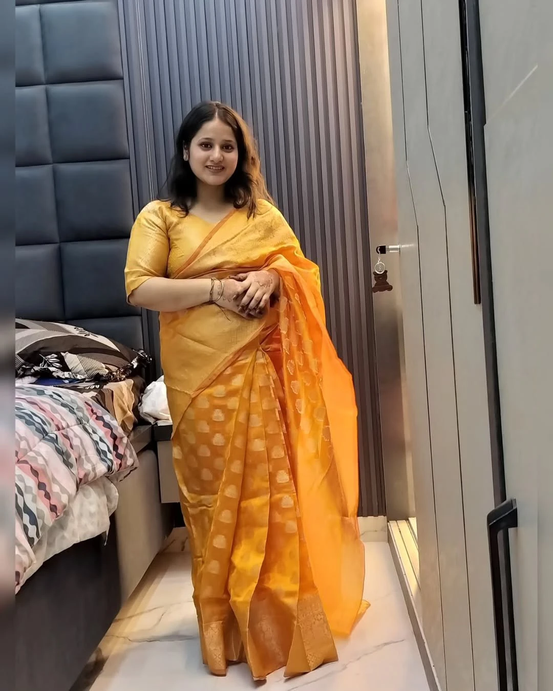 Tina – Indian escort in Kochi — 2 / 3