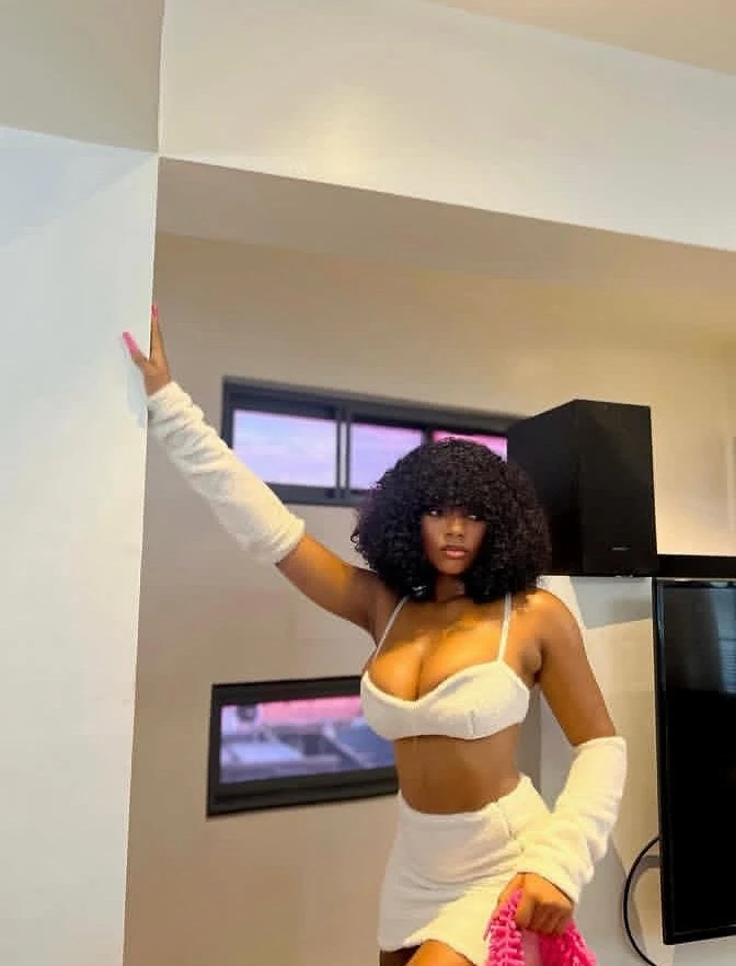 Cindy – Ethiopian escort in Noida — 3 / 4