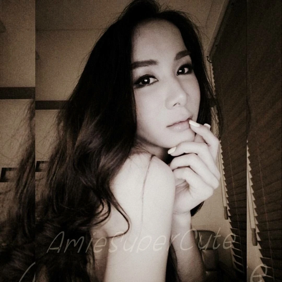 Miss Amy – escort in Seoul — 8 / 12