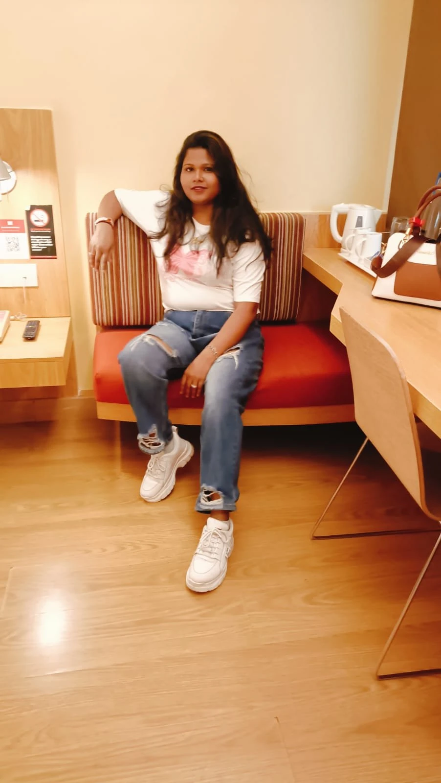Sony an Independent – Indian escort in Mumbai — 12 / 16