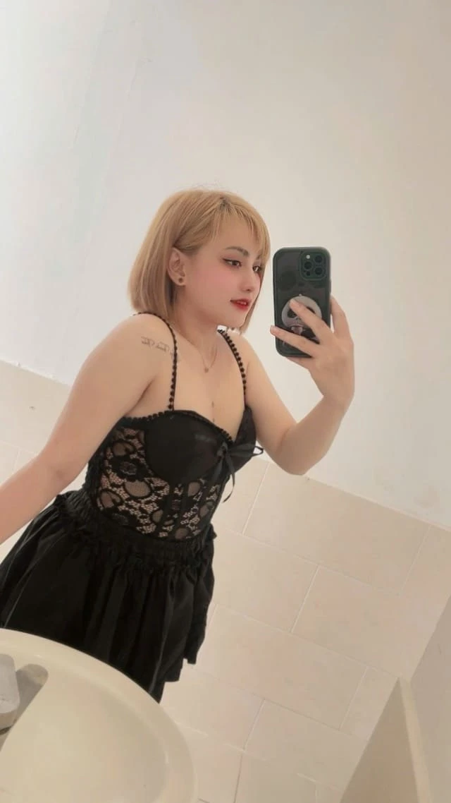 Maika – South Korean escort in Colombo — 2 / 3