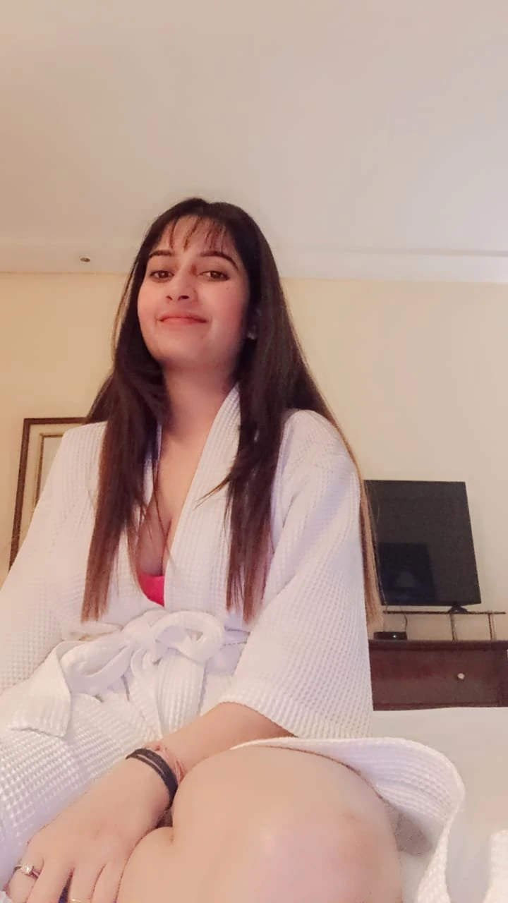 Radhika Sharma – Indian escort in Indore, Escort, Indore
