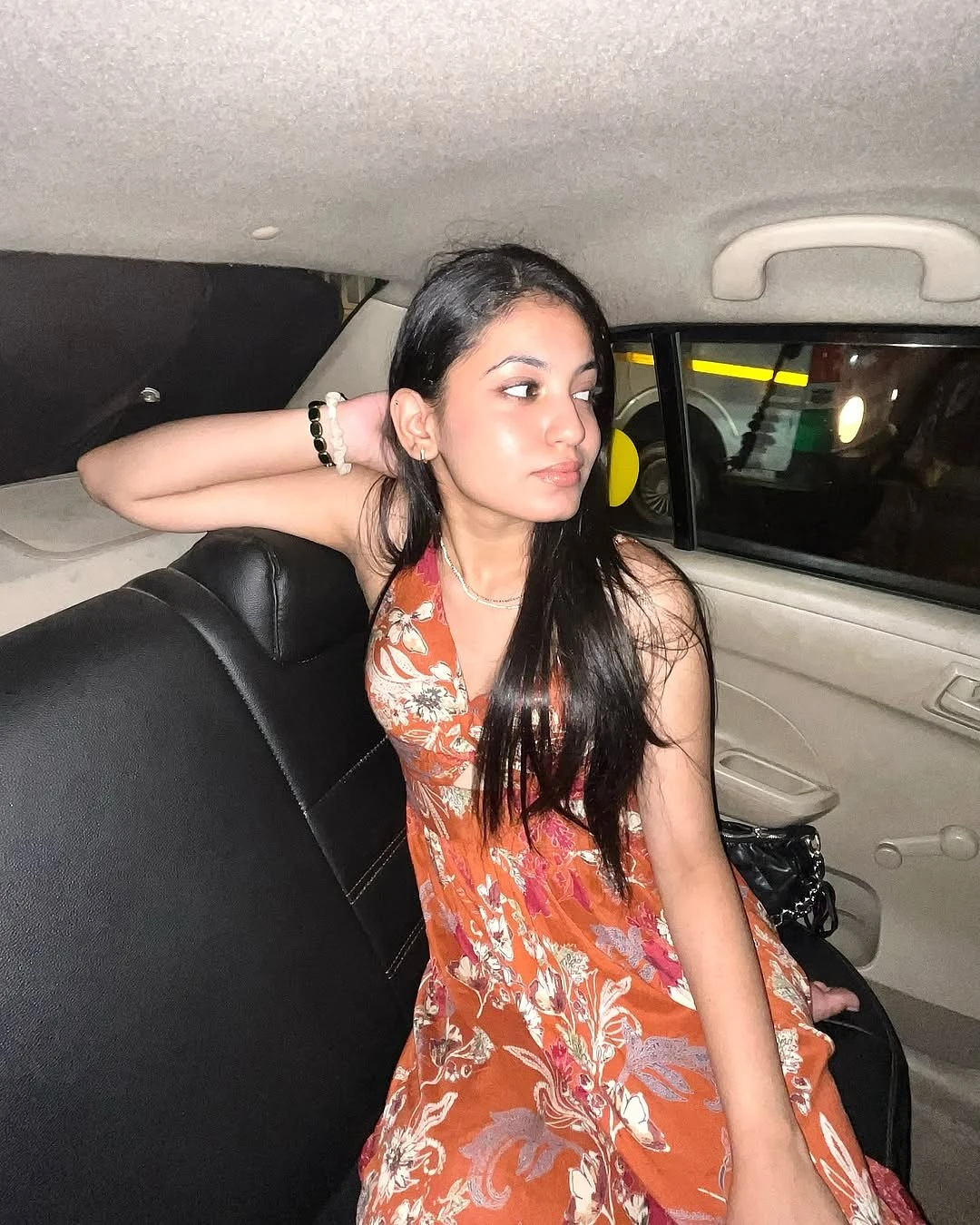 Sarika Escort – Indian escort in Thiruvallur — 3 / 5