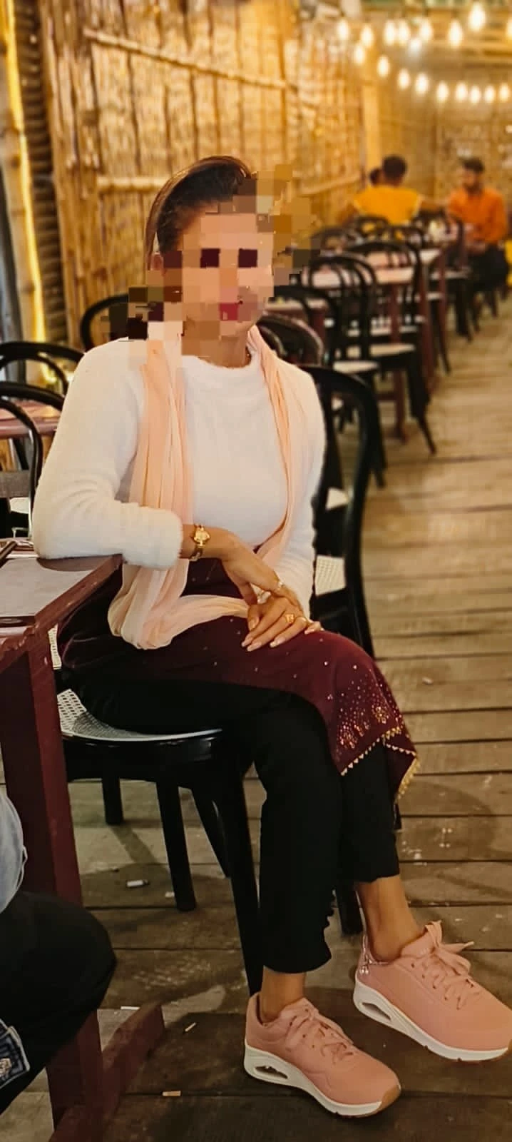 Cam Session with face & real meet – Indian escort in Hyderabad — 2 / 6