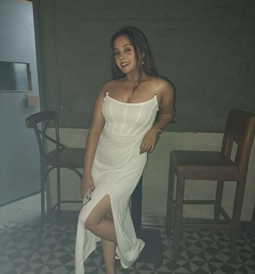 Independent Riyaa Cam Show and Reel Meet – Indian escort in Mumbai, Escort, Mumbai