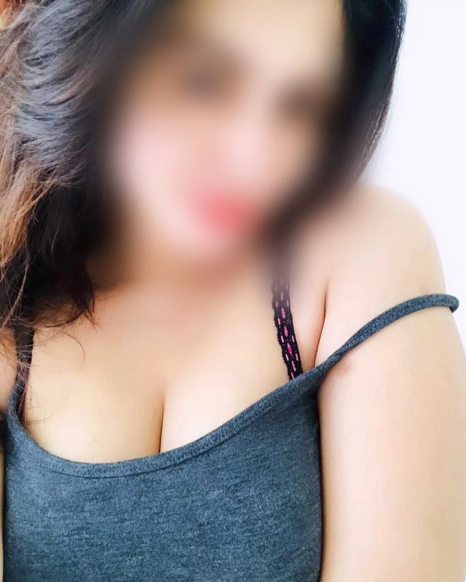 Dhvani Verma – Indian escort in Mumbai — 11 / 12