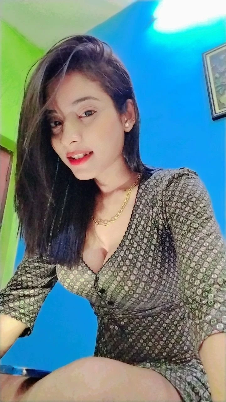 Nisha Sharma – Indian escort in Mumbai — 2 / 6