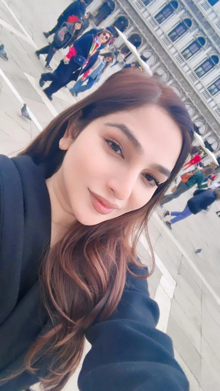 Miss Sneha – Indian escort in Pune — 8 / 31