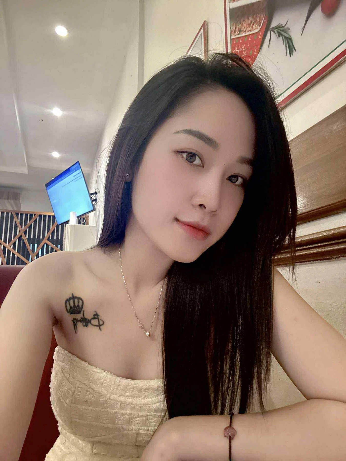Vip Services – Filipino escort in Colombo — 2 / 5