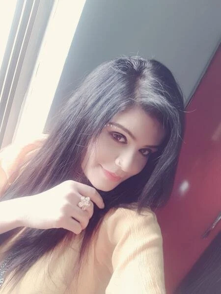 Noor Shah – Pakistani escort in Karāchi — 3 / 8