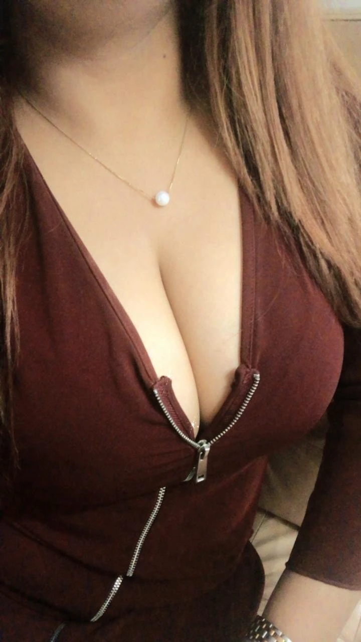 Divya Taneja – Indian escort in New Delhi — 1 / 3