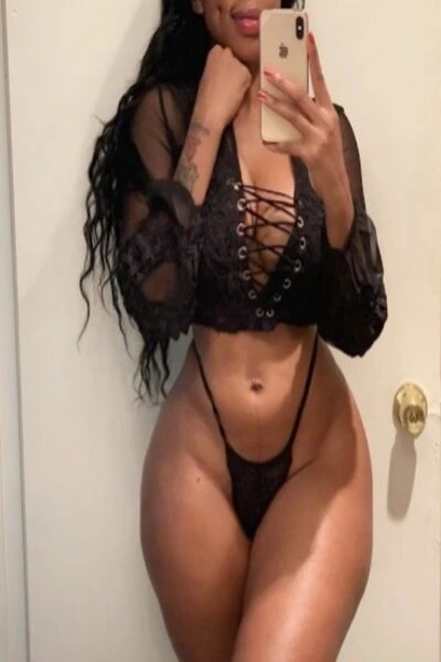 Britney – Equatorial Guinean escort in Casablanca — 2 / 4