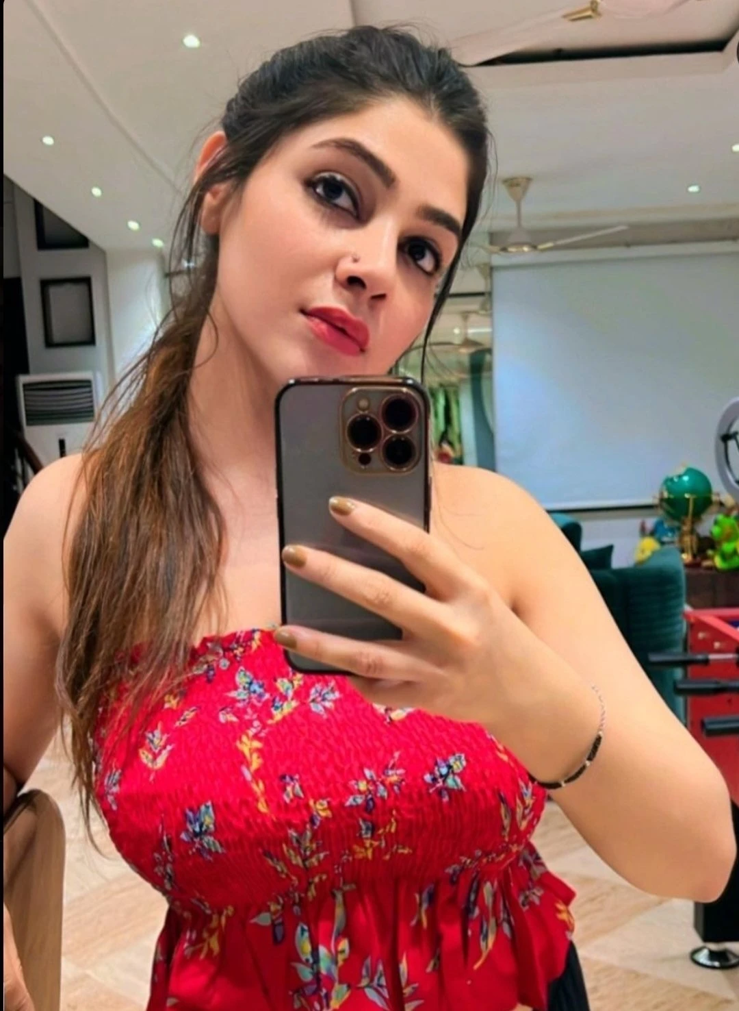 Kajal cam show & real meet – Indian escort in Pune — 6 / 7