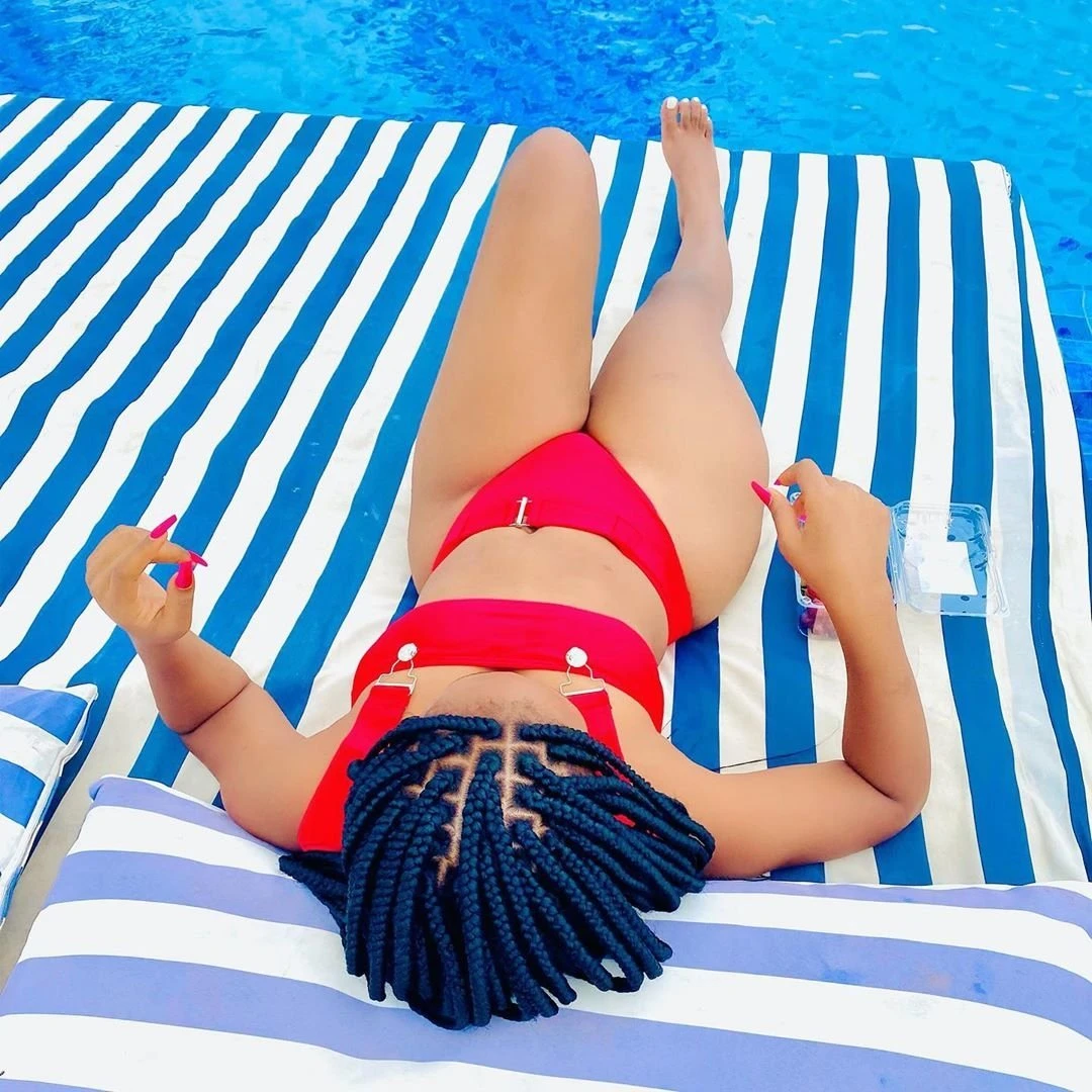 Mariah – Kenyan escort in Hyderabad — 4 / 5