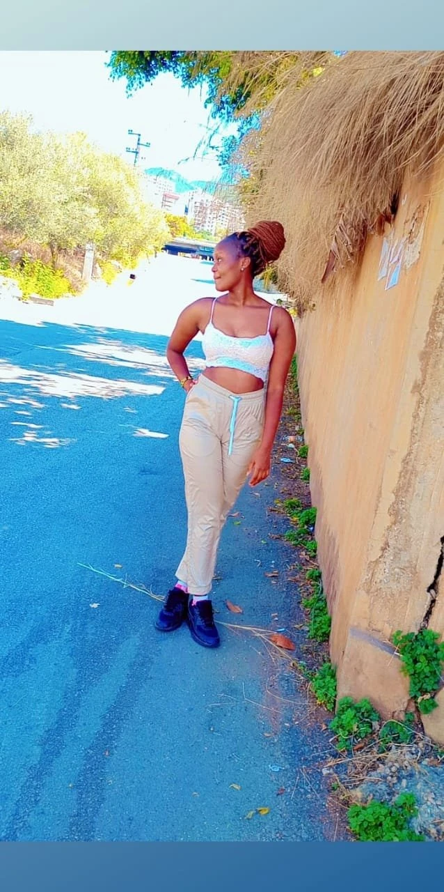 Rana🥰 – Kenyan masseuse in Beirut — 6 / 8