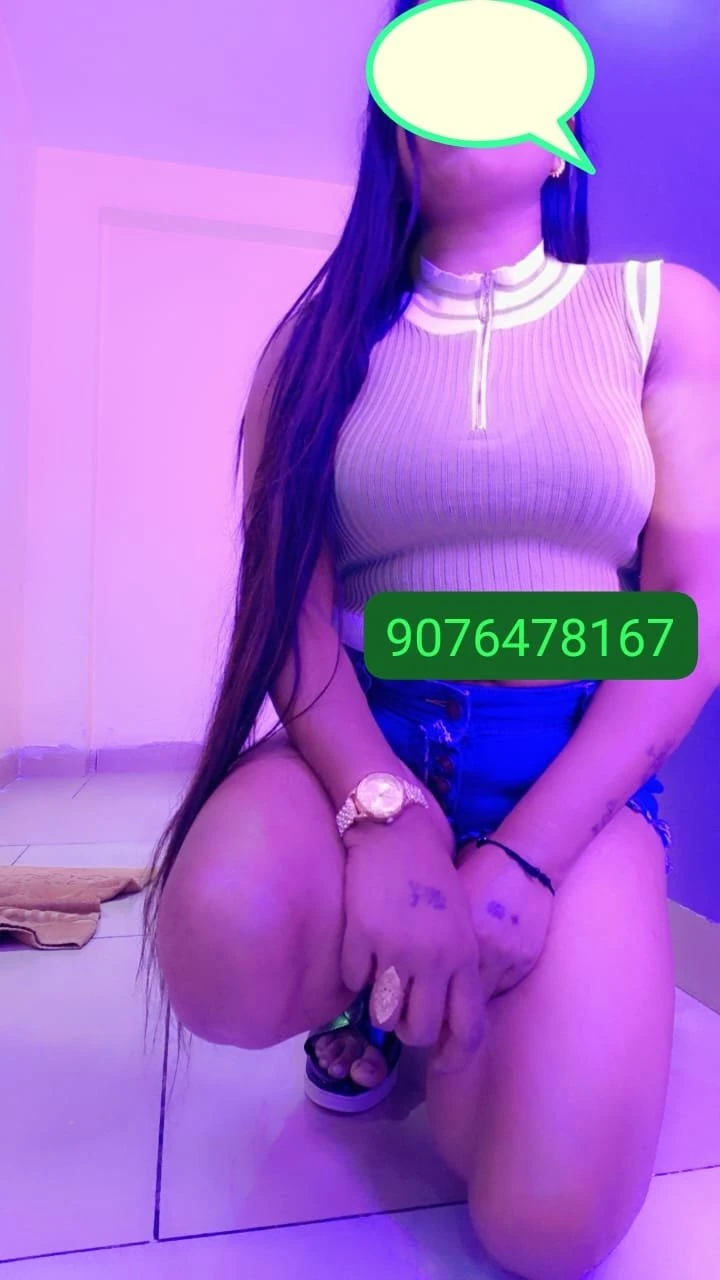 Rinky cam session and real meet – Indian escort in Mumbai — 14 / 28