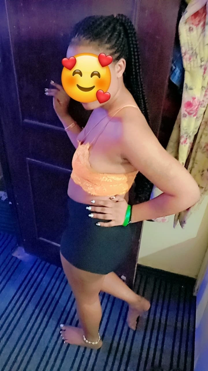 Meet juicy Malaika/sweet Deepthroat – Burundian escort in New Delhi — 3 / 7