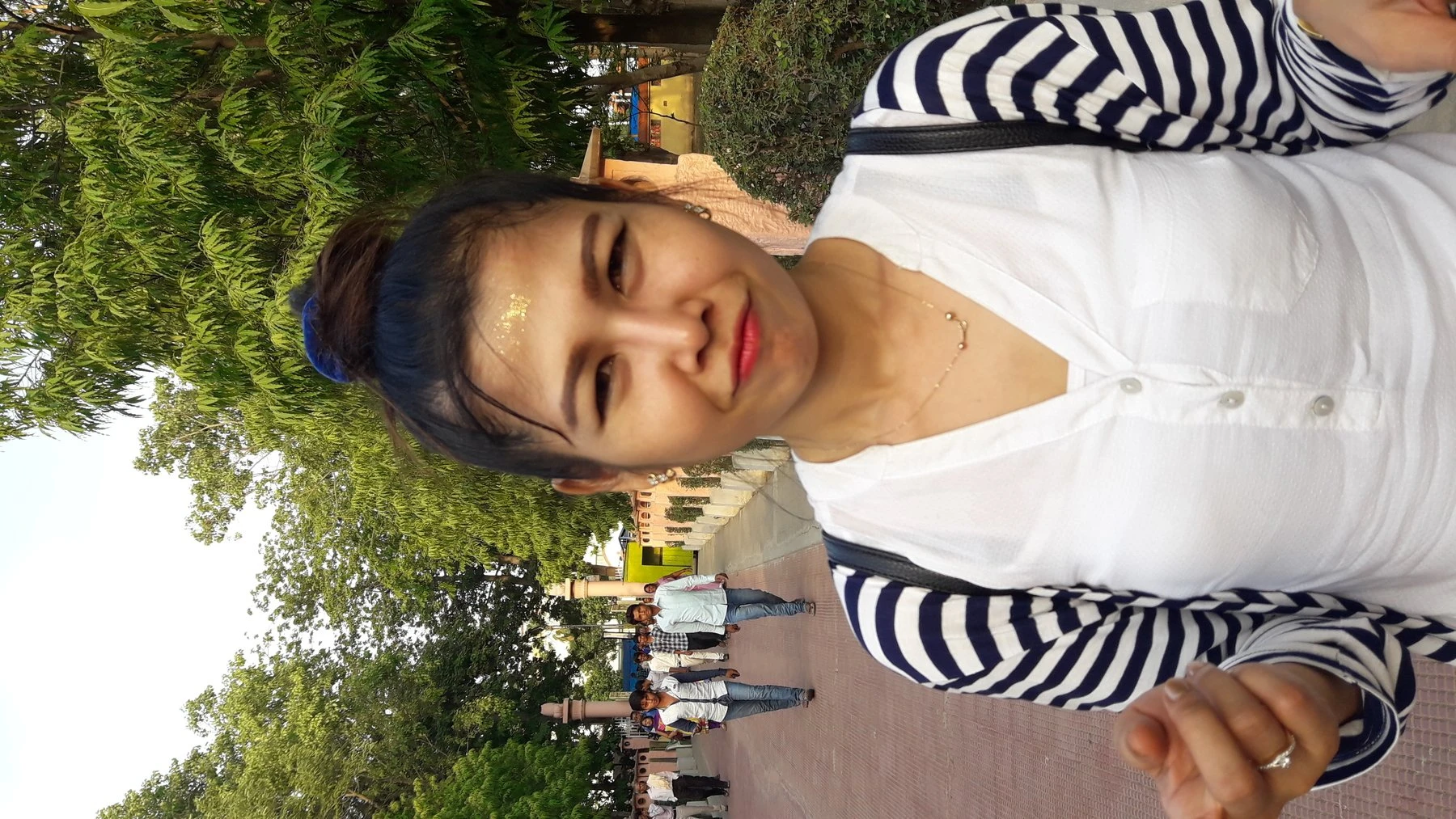 Deva69 – Singaporean masseuse in Kolkata — 3 / 4