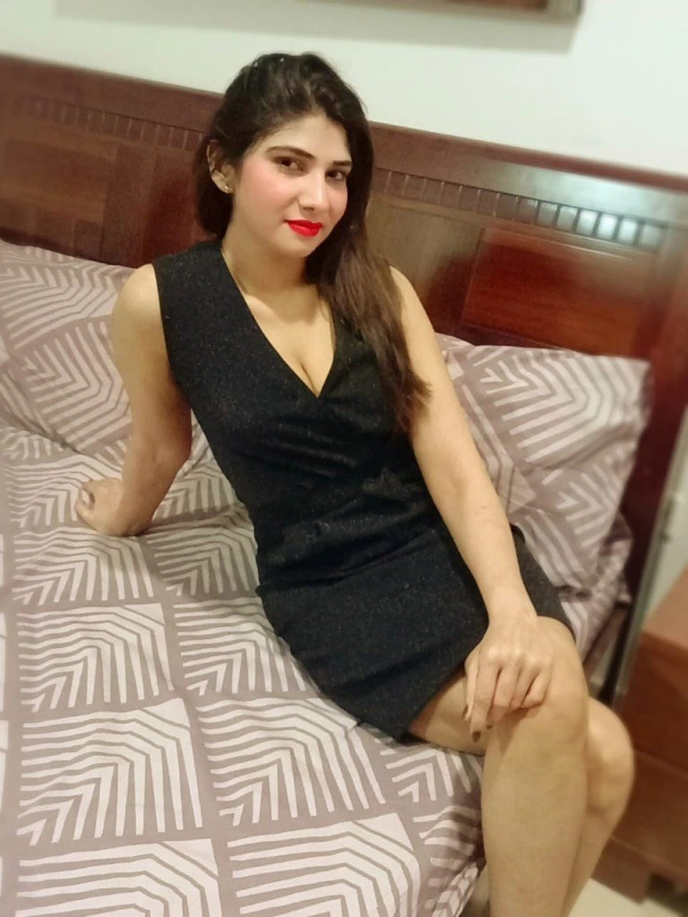 Ritika Sharma – Indian escort in Navi Mumbai — 2 / 3