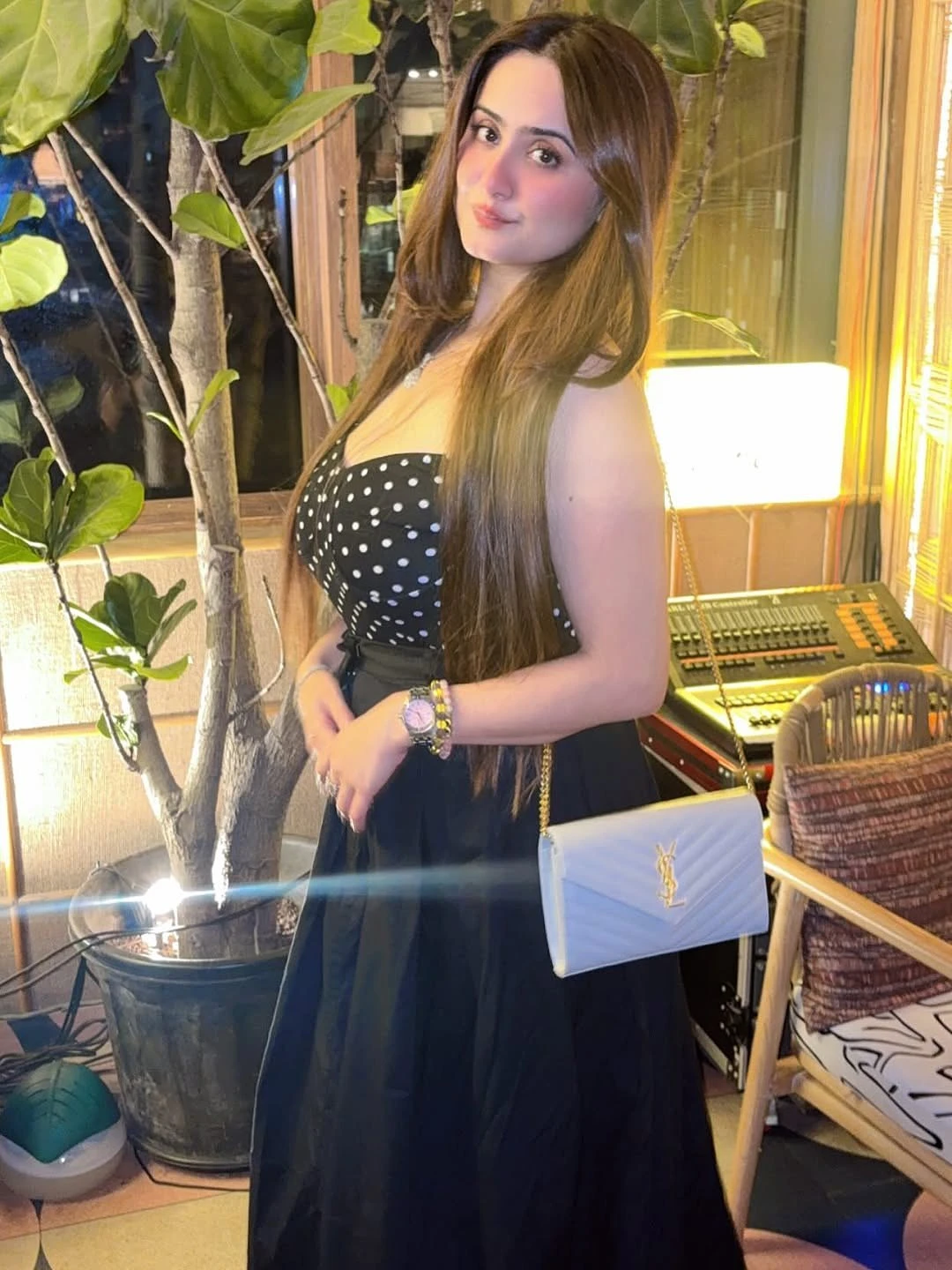 Niviki – Indian escort in Kalyan — 5 / 7