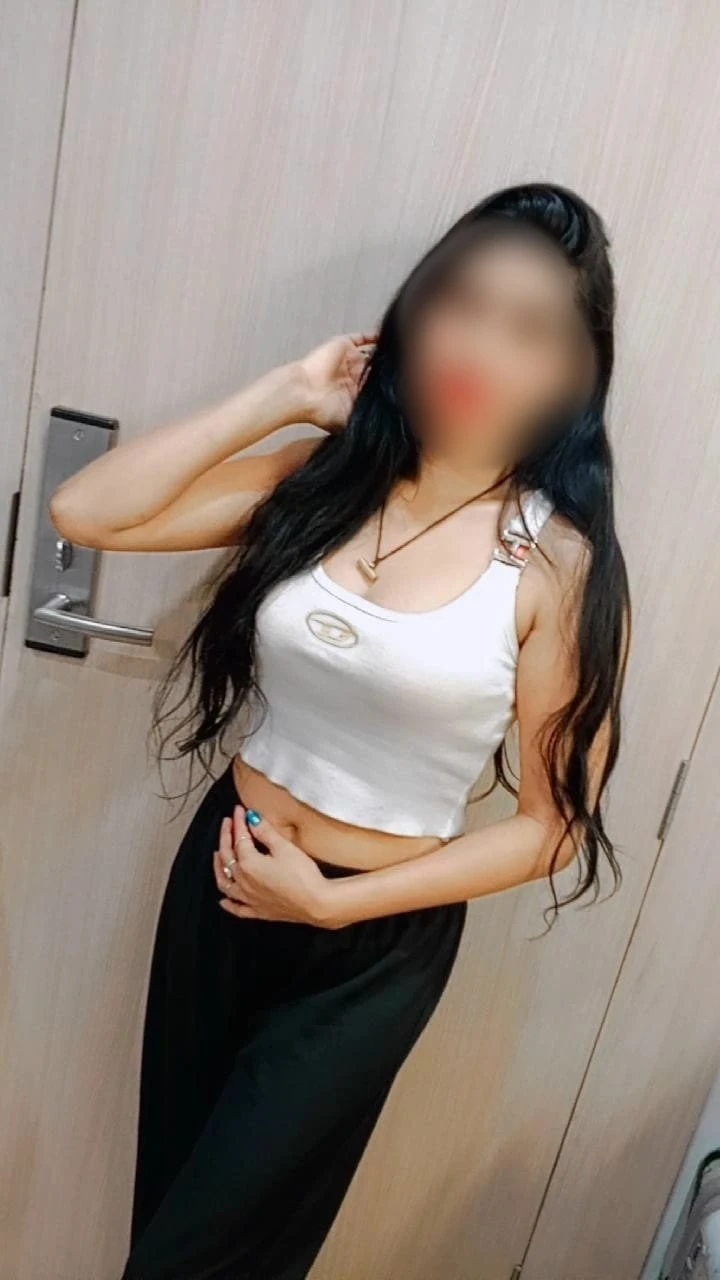 ️Pooja (independent) Cam & Real Meet – Indian escort in Mumbai — 1 / 4