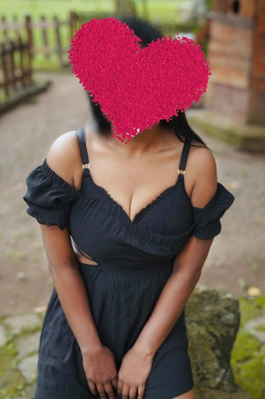 Tharindi Slim Sexy Hygienic Girl – Sri Lankan escort in Colombo — 4 / 8