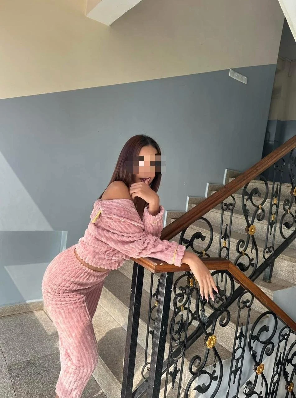 Léonie – French escort in Colombo — 3 / 5