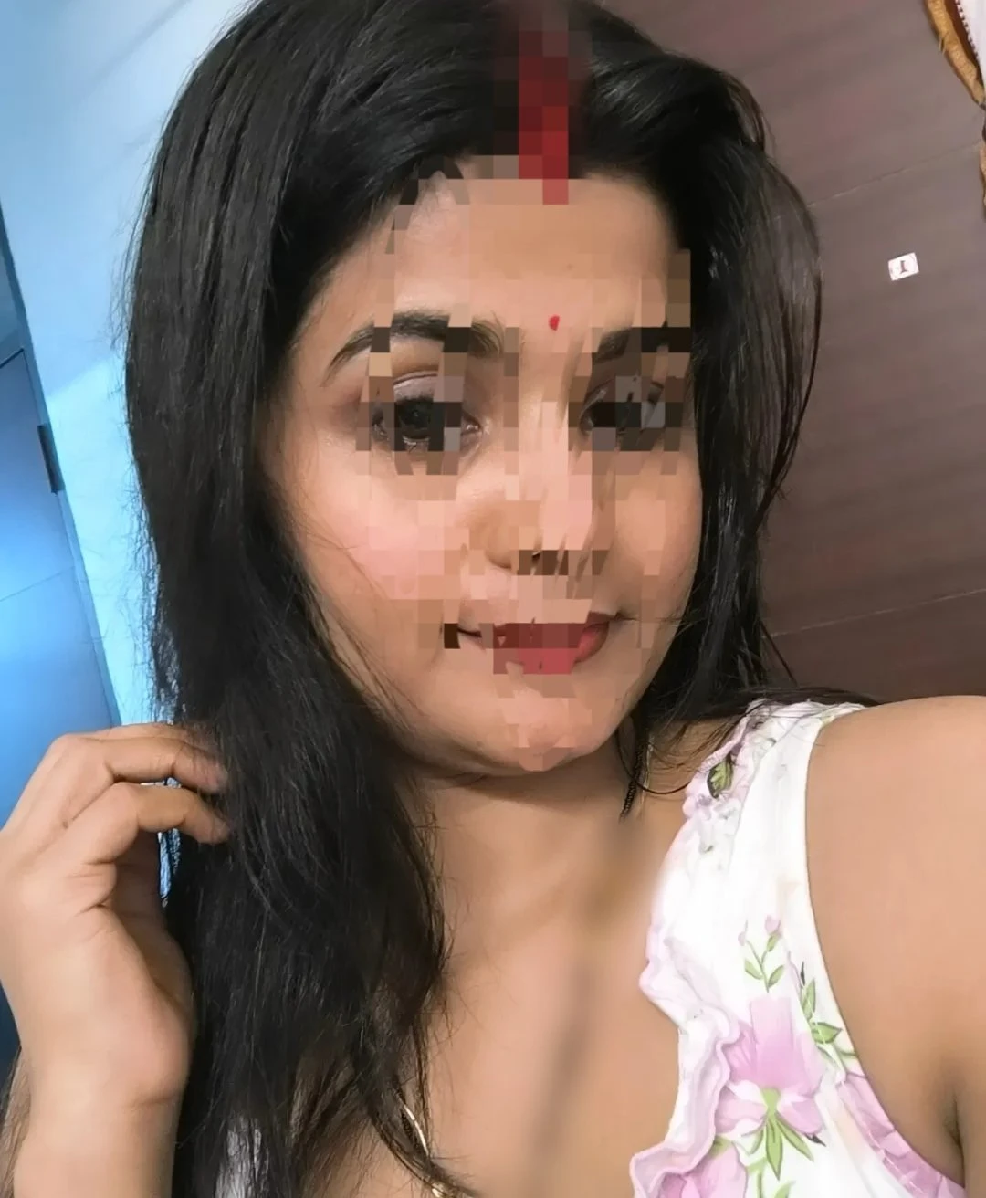Tanisha – Indian escort in Noida — 2 / 4