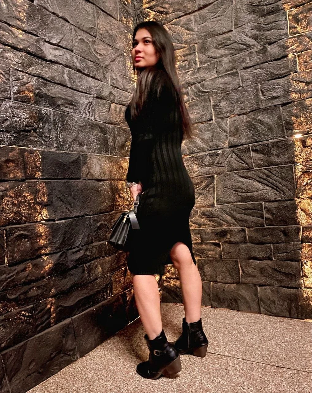 Tanya Patel Available – Indian escort in Mumbai — 13 / 16