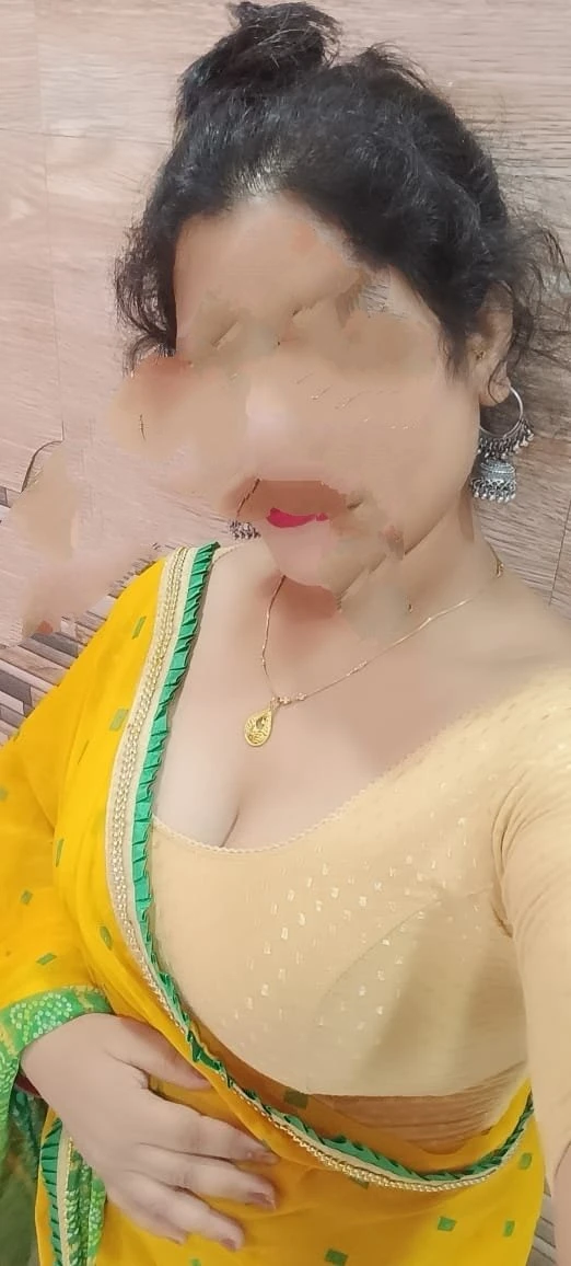 Chubby Queen – Indian escort in Mumbai — 13 / 15